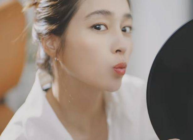 potret Lee Min Jung tampak cantik dan glowing usai melahirkan anak kedua (instagram.com/216jung)