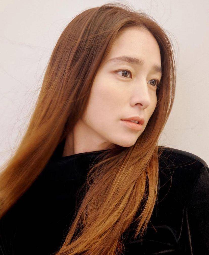 potret Lee Min Jung tampak cantik dan glowing usai melahirkan anak kedua (instagram.com/216jung)
