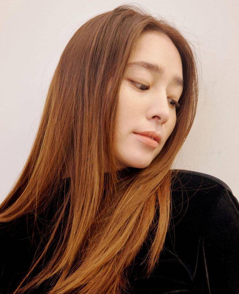 potret Lee Min Jung tampak cantik dan glowing usai melahirkan anak kedua (instagram.com/216jung)