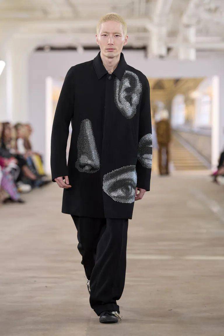 LIBERTINE F/W '24 di New York Fashion Week 2024 (instagram.com/catwalkats)