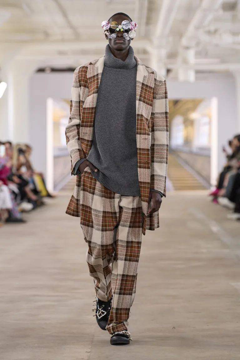 LIBERTINE F/W '24 di New York Fashion Week 2024 (instagram.com/_buay.11)