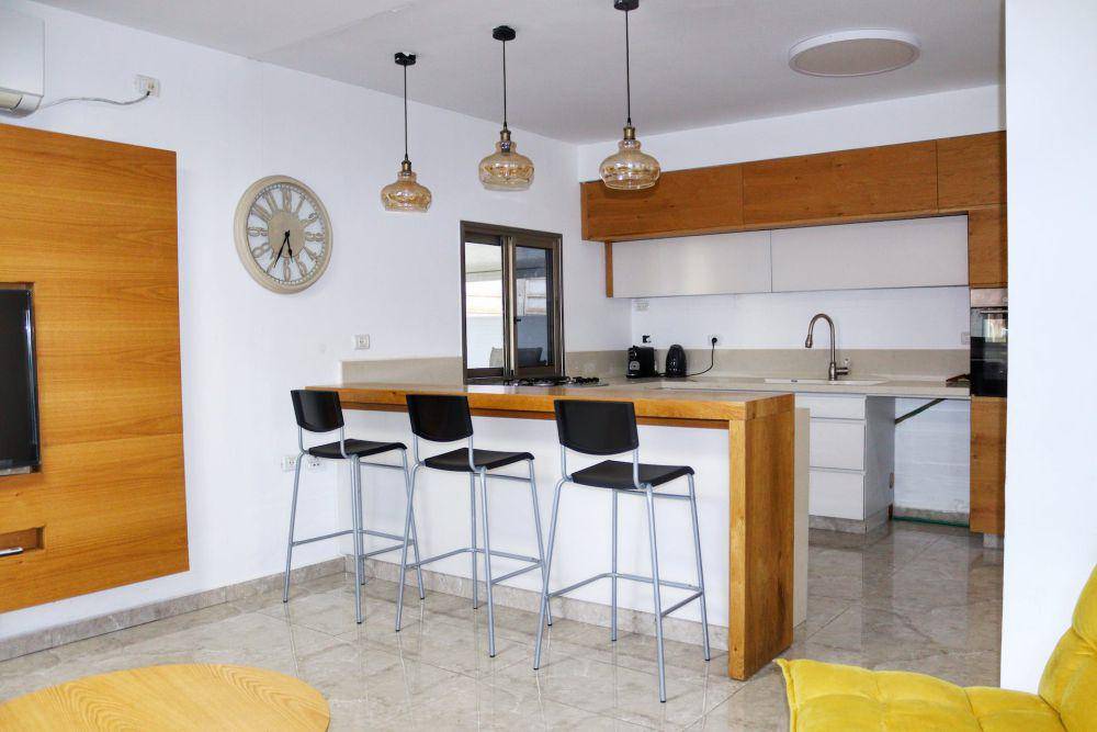 ilustrasi kitchen set (pexels.com/Dror & Linoy)