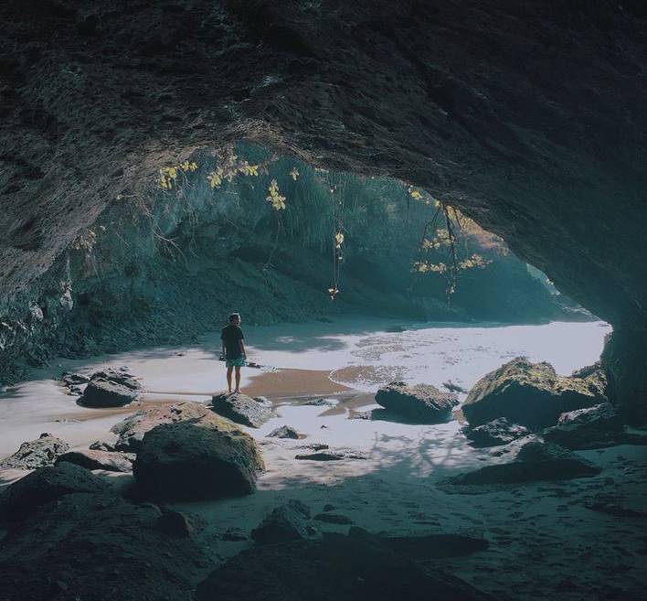 pantai karang bolong Kebumen (instagram.com/filiphusjohandemey)