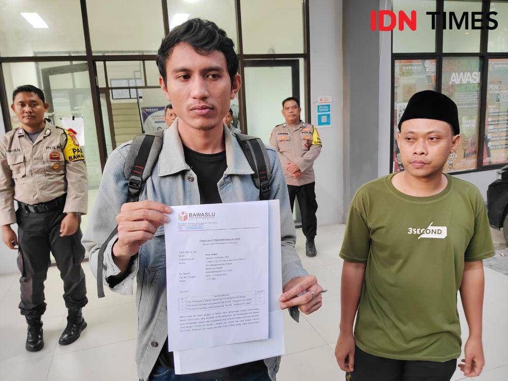 Willy Shadli laporan Caleg DPR RI ke Bawaslu Kota Bekasi. (IDN Times/Imam Faishal)