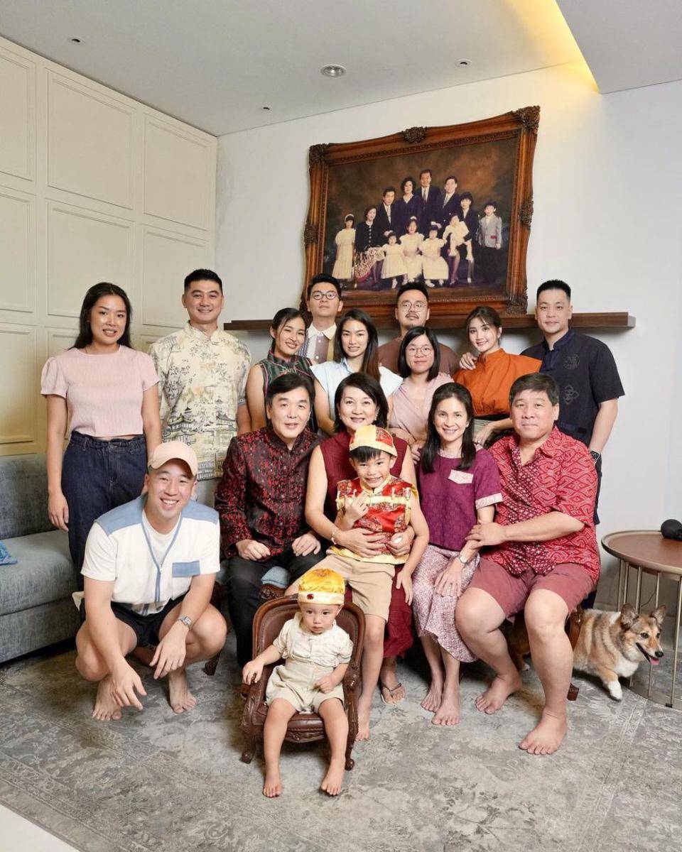 potret perayaan imlek keluarga Arnold Poernomo (instagram.com/arnoldpo)