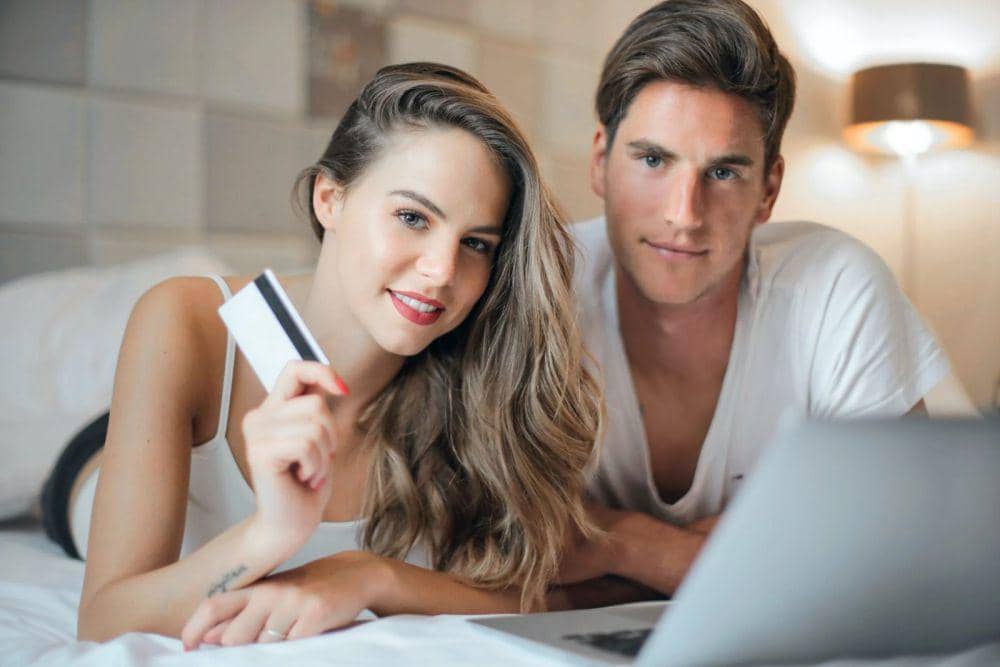 5 Cara Bijak Hadapi Perbedaan dalam Mengelola Keuangan dengan Pasangan