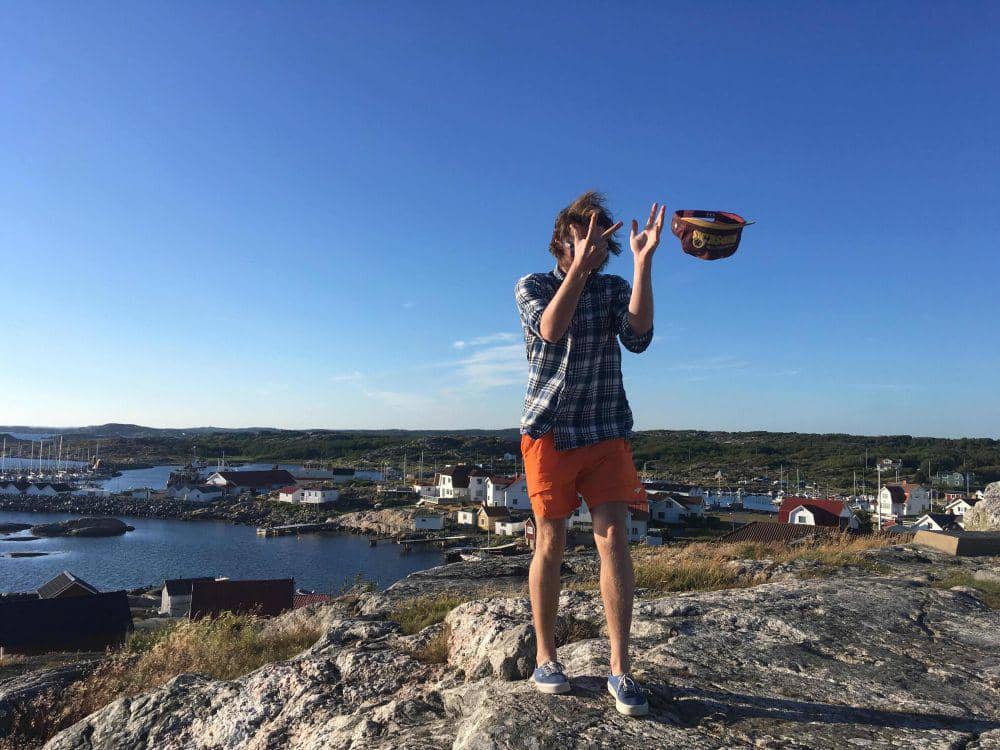 momen sebelum kejadian topi jatuh (reddit.com/user/oscik)