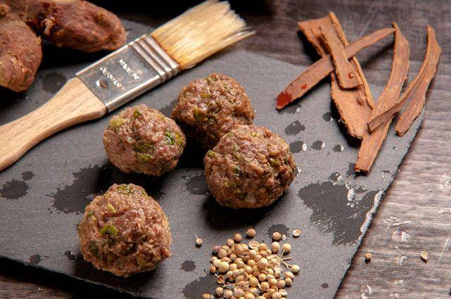 Ilustrasi pembuatan IKEA meatballs (unsplash.com/Allen Rad)