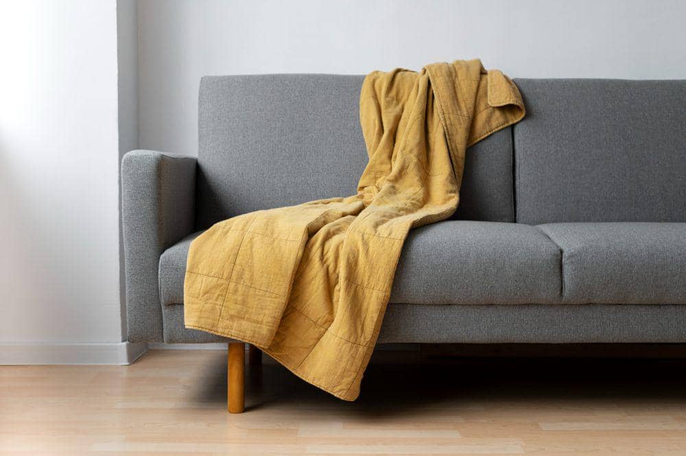 ilustrasi kain pelindung sofa (freepik.com/freepik)