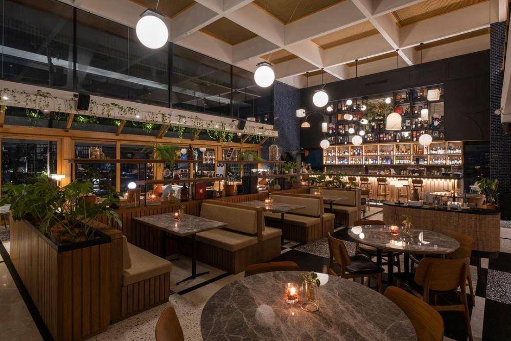 Convoi Restaurant & Bar (instagram.com/convoijakarta)
