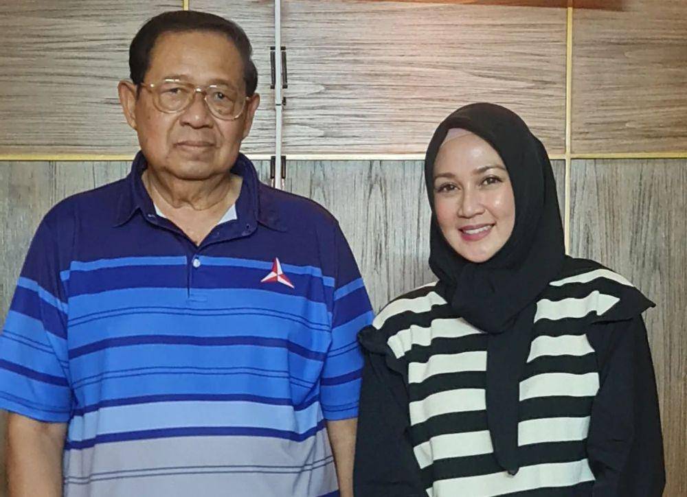 Dina Lorenza bersama SBY (Instagram.com/dinalorenza1975)