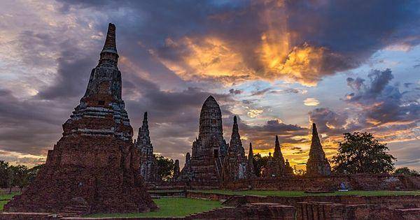 Historic town of Ayutthaya (en.wikipedia.org/Hong2101)