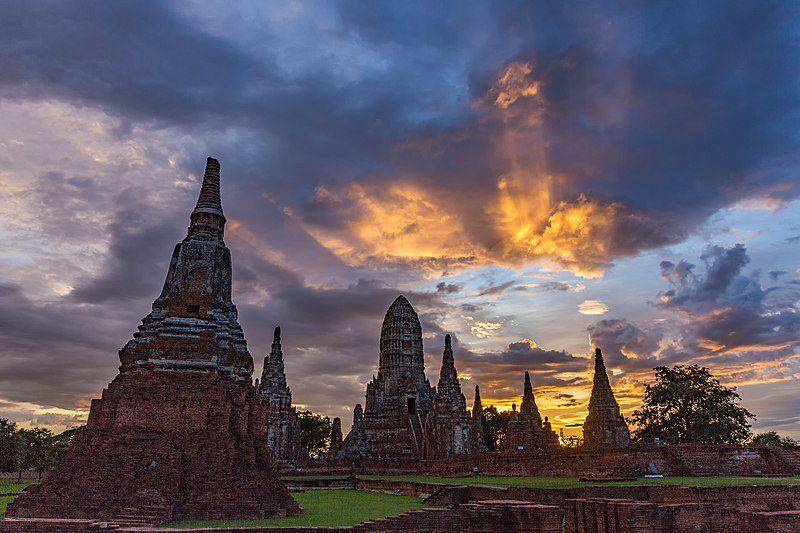 Historic town of Ayutthaya (en.wikipedia.org/Hong2101)