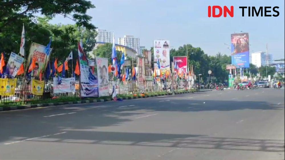 Satpol PP Bentuk Tim Khusus Pencopot Atribut Kampanye di Billboard