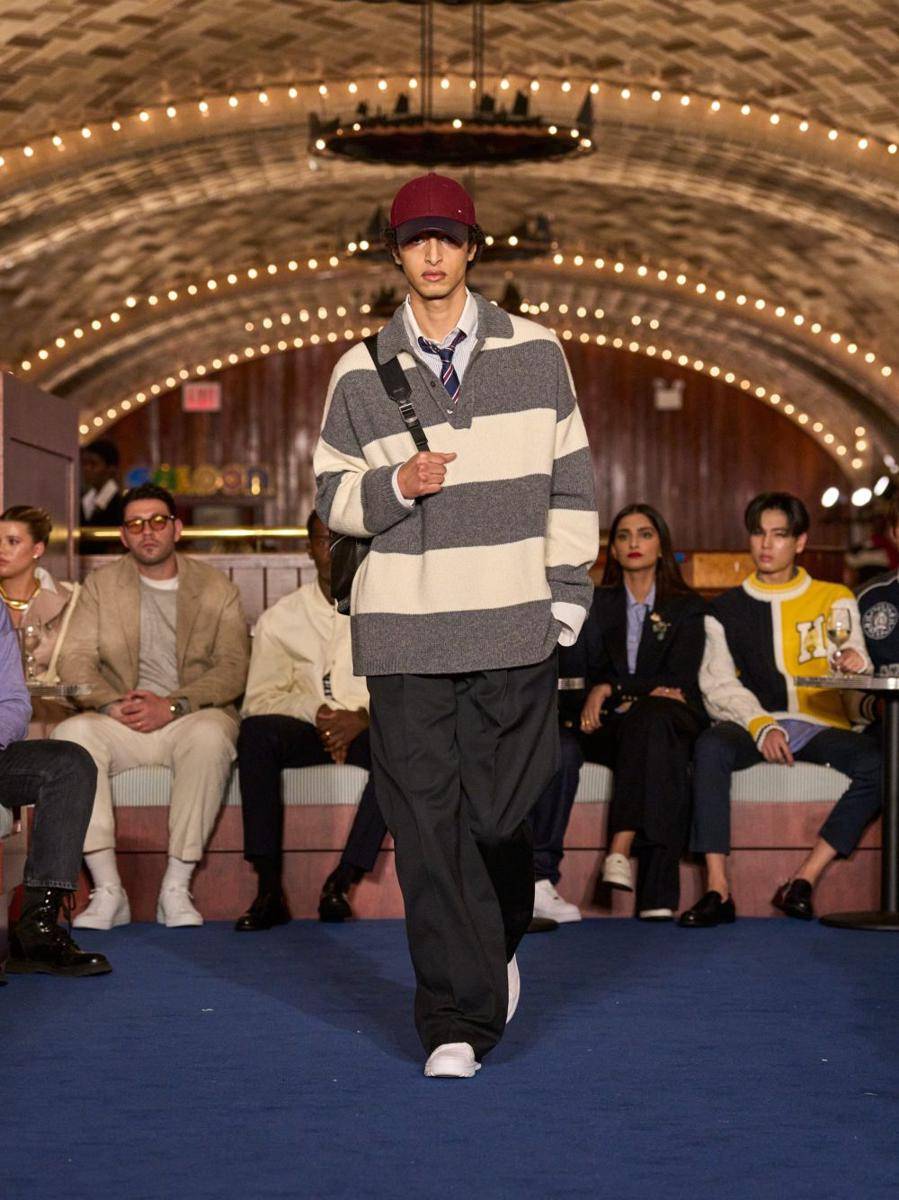 Tommy Hilfiger F/W '24 di New York Fashion Week 2024 (instagram.com/catwalkats)