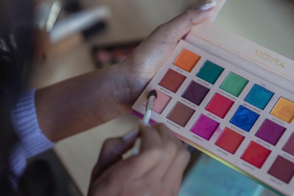 7 Penyebab Eyeshadow Kurang Pigmented, Awas Salah Teknik!
