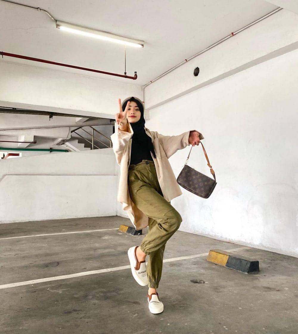 Outfit Hangout ala Shirin Al Athrus (instagram.com/shireeenz)