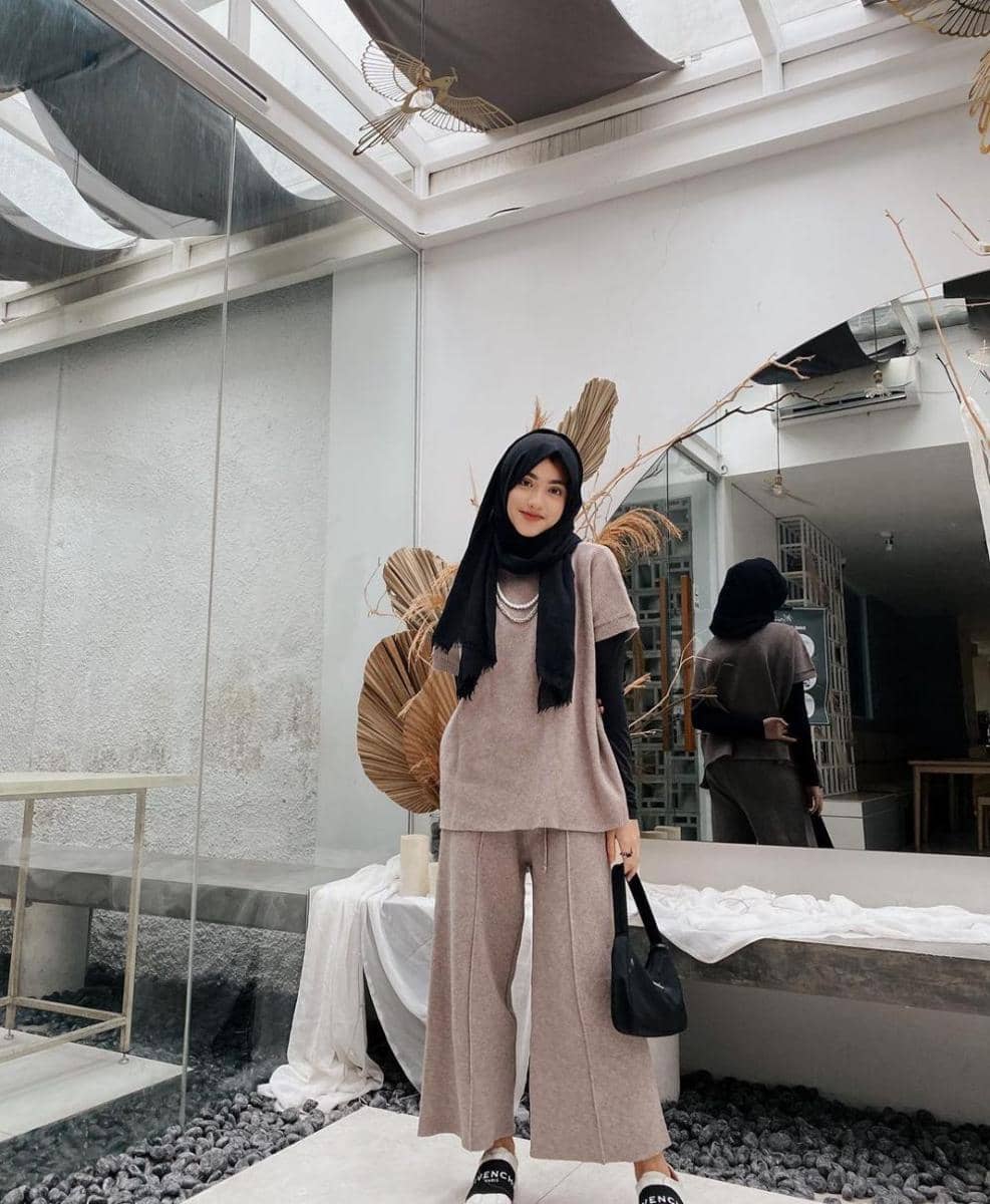 Outfit Hangout ala Shirin Al Athrus (instagram.com/shireeenz)