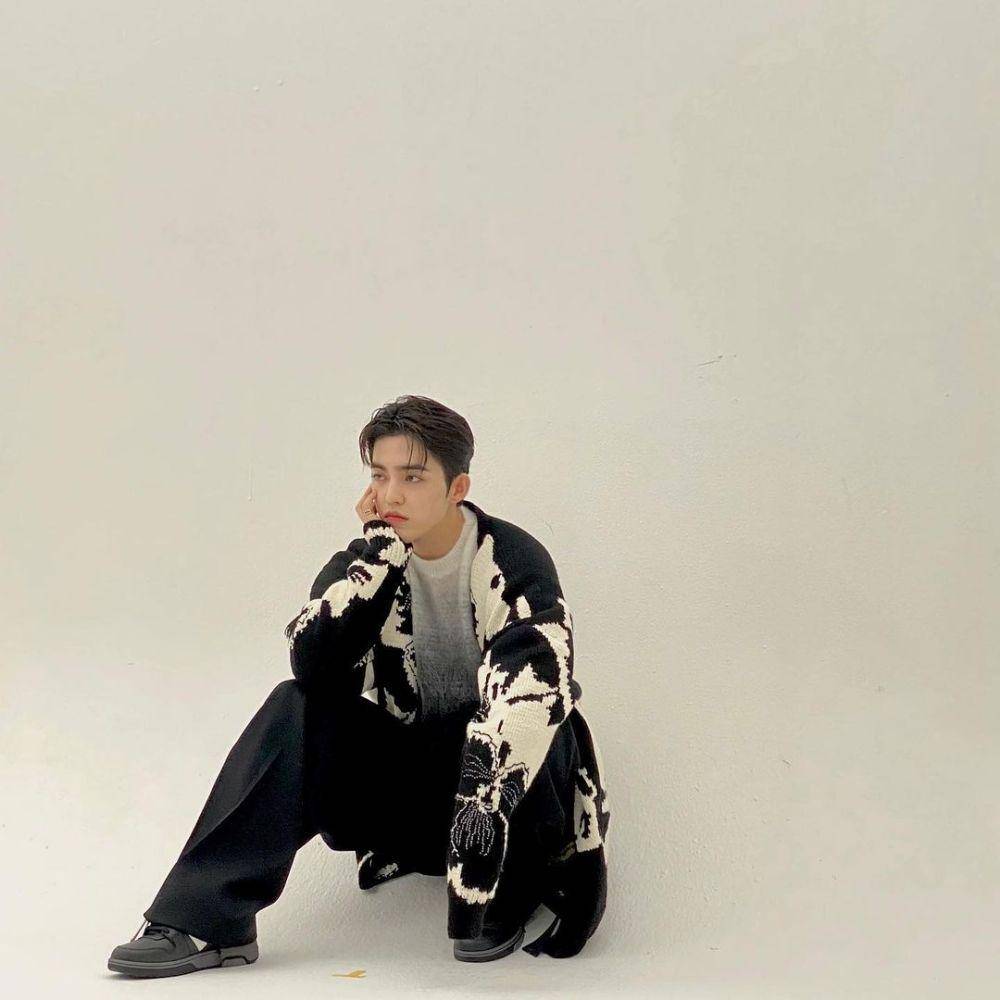 celana oversize ala S.Coups SEVENTEEN (instagram.com/sound_of_coups)