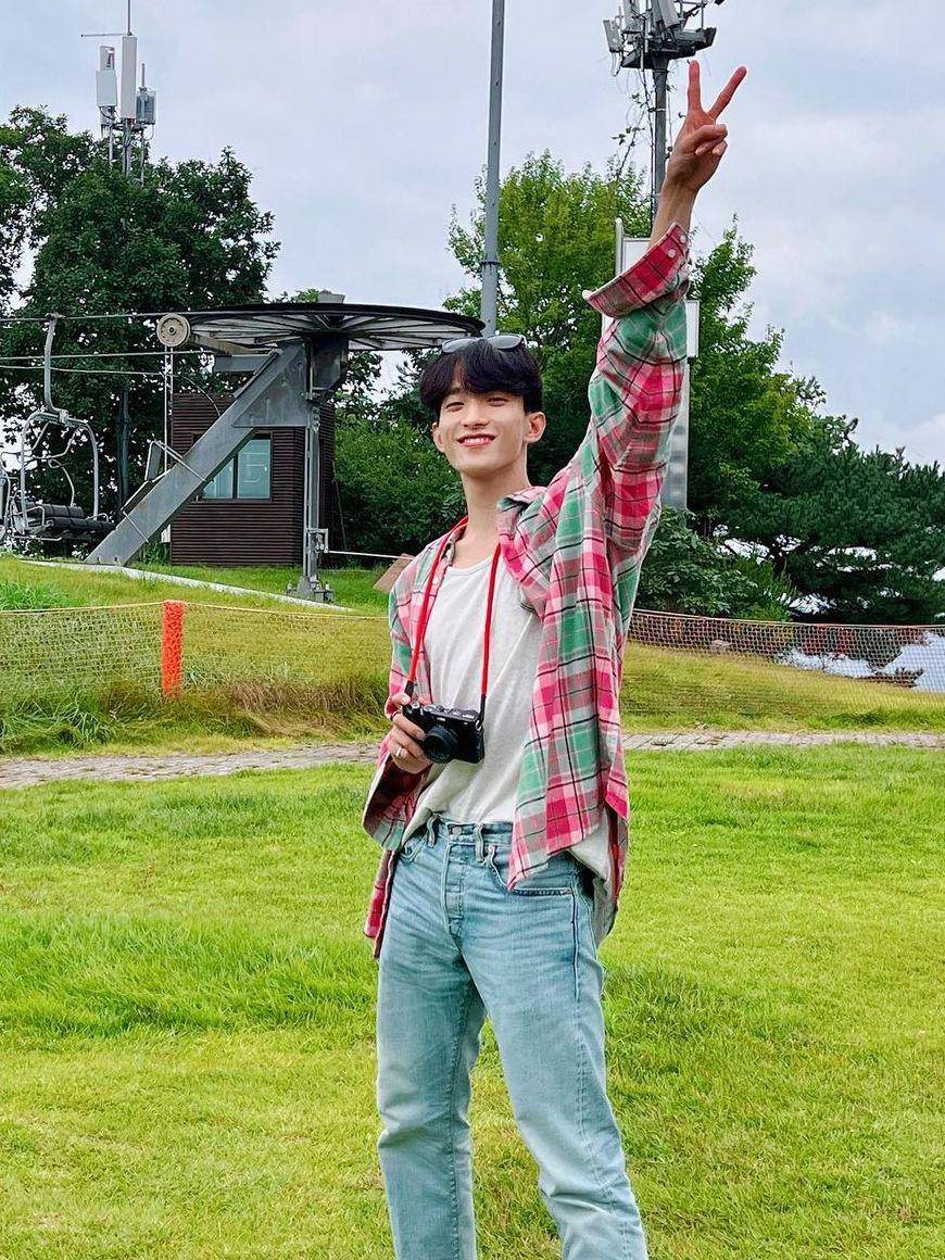 potret DK SEVENTEEN (instagram.com/dk_is_dokyeom)