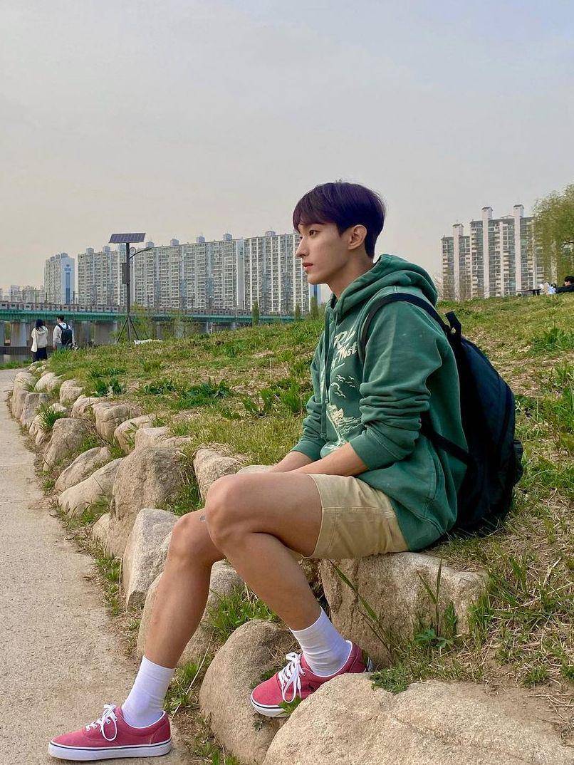 potret DK SEVENTEEN (instagram.com/dk_is_dokyeom)