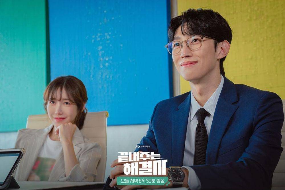 Lee Ji Ah dan Kang Ki Young di drama Queen of Divorce (instagram.com/jtbcdrama)