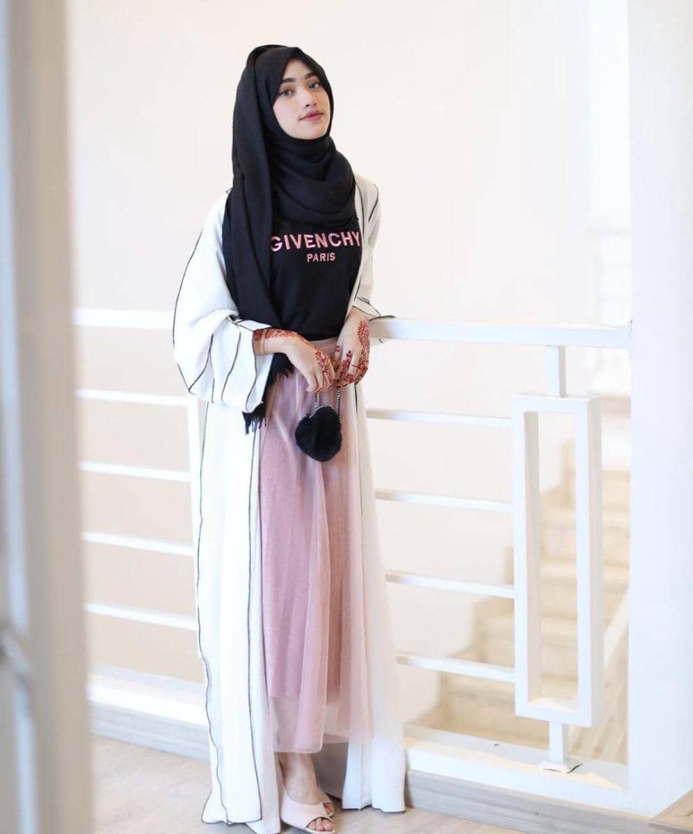 Outfit Hangout ala Shirin Al Athrus (instagram.com/shireeenz)