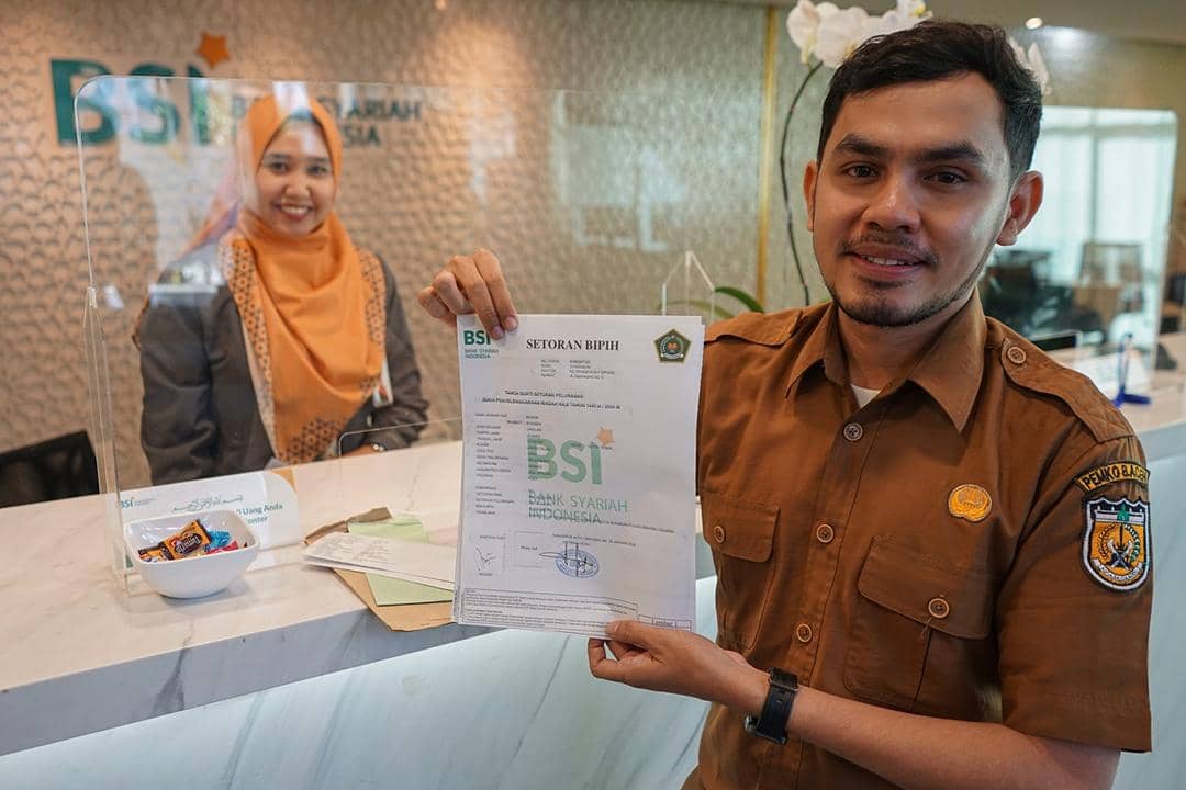 Ilustrasi pelunasan biaya haji. (ANTARA FOTO/Khalis Surry)