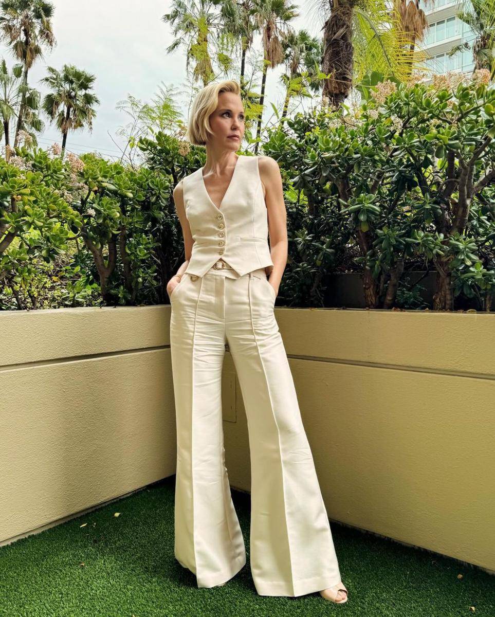 OOTD pemain The White Lotus Season 3 (instagram.com/mslesliebibb)
