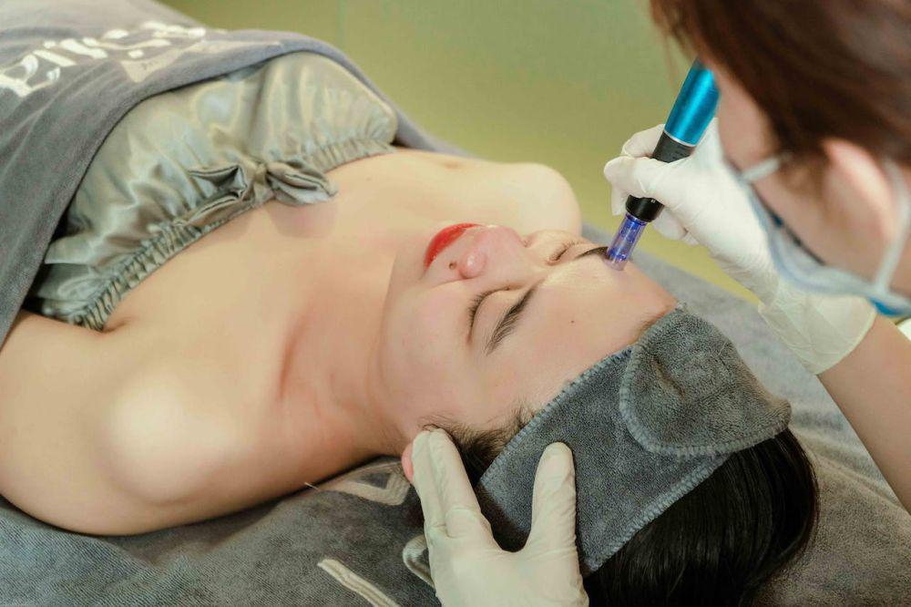 Apa Itu Microshading Brow? Begini Manfaat dan Efek Sampingnya!