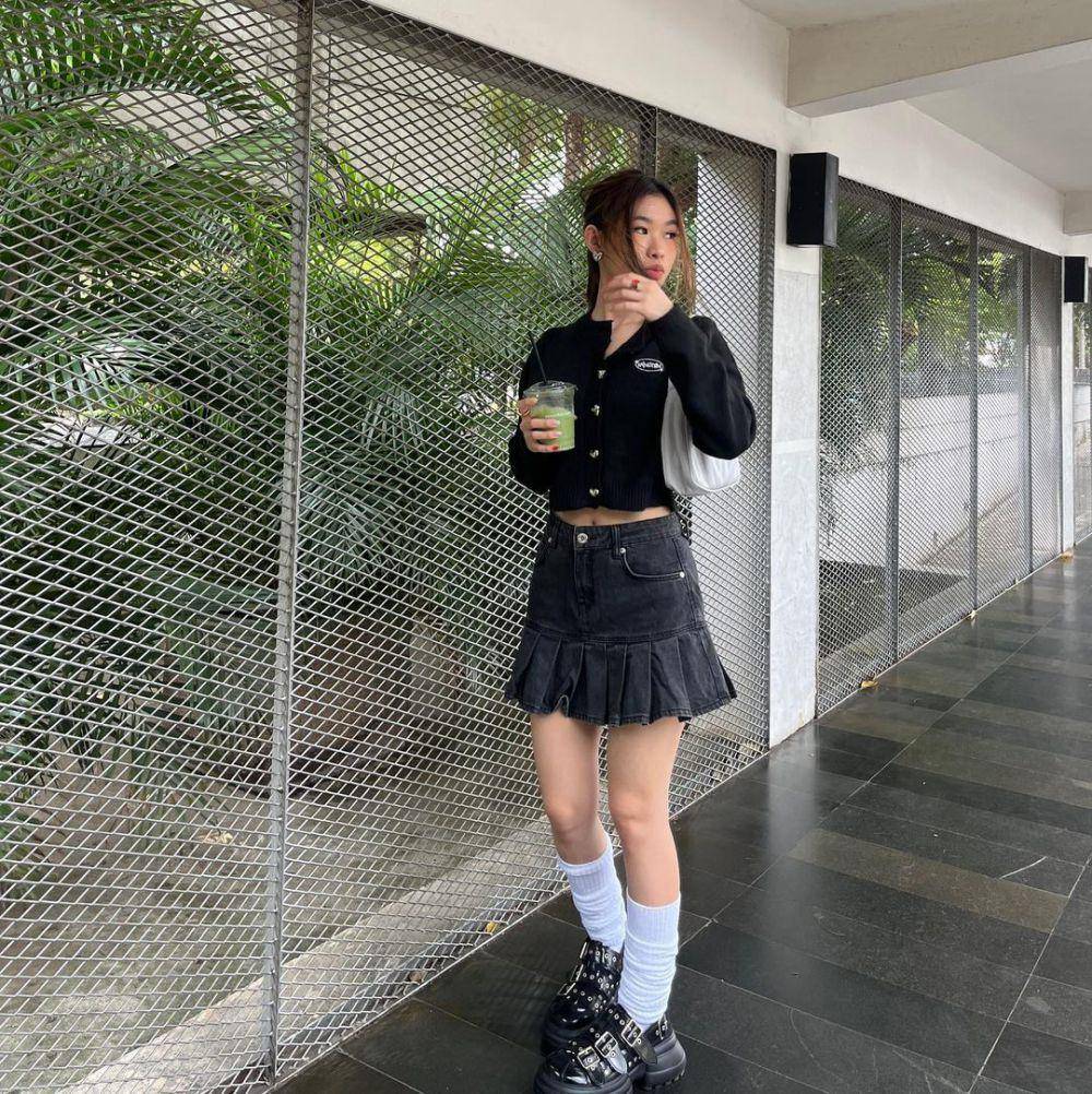 Vellania (instagram.com/vellaaania)