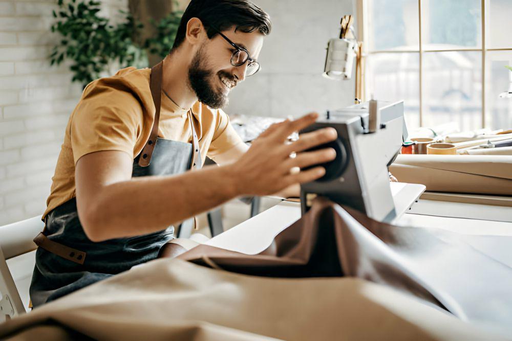5 Tips Meningkatkan Kemampuan Menjahit Bagi Pria, Jadi Lebih Kreatif!