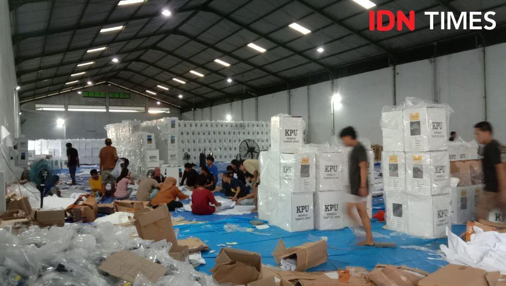H-1 Pencoblosan, Distribusi Logistik Pemilu di Makassar Belum Rampung