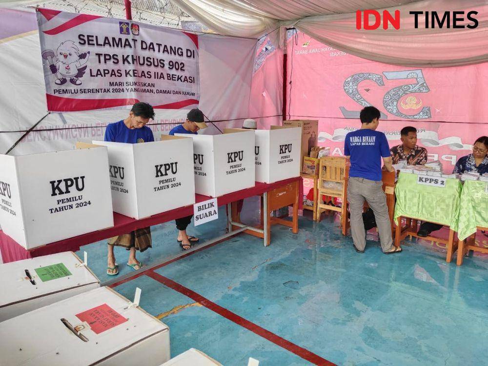 Suasana pencoblosan Pemilu 2024 di Lapas Bulak Kapal Bekasi. ( IDN Times/Imam Faishal)
