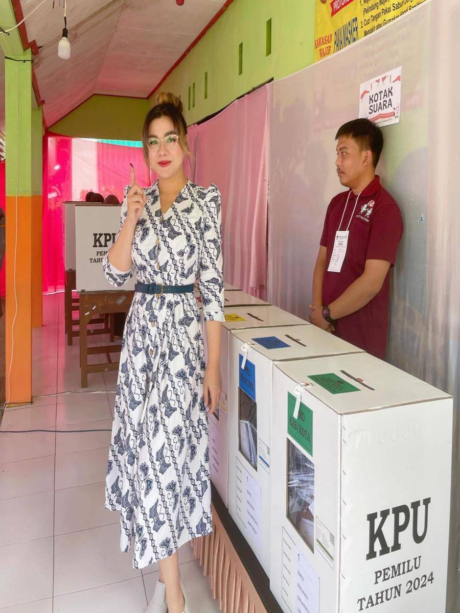 artis nyaleg nyoblos Pemilu 2024 (instagram.com/vickyshu)