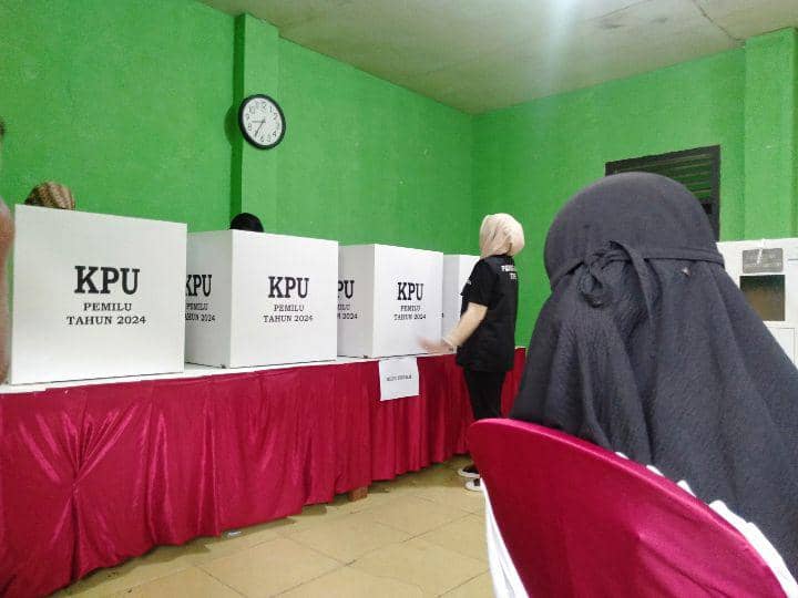 Pelaksanaan pemilu di TPS 15, Dusun Rejamulya, Desa Malabar, Cilacap (dok.pribadi/Nunung Nuraeni)