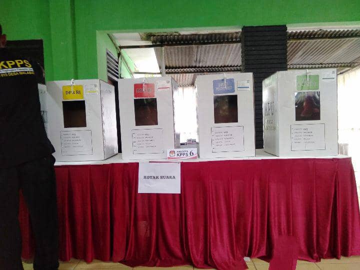 Pelaksanaan pemilu di TPS 15, Dusun Rejamulya, Desa Malabar, Cilacap (dok.pribadi/Nunung Nuraeni)