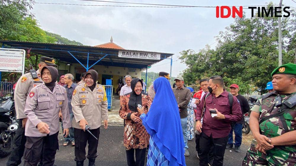 Nyoblos di Surabaya, Risma: Semoga Demokrasi Tidak Terjadi Apa-apa