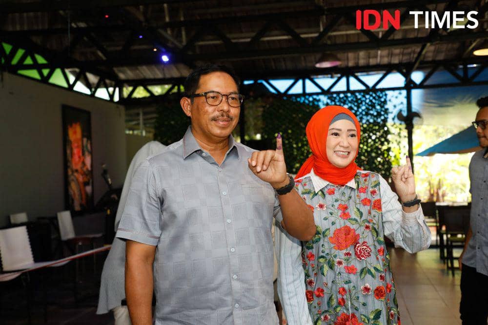 Nyoblos di TPS 02, Nana Sudjana Ngaku Jadi Pemilih Pemula