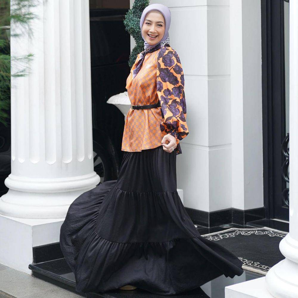 gaya artis yang nyaleg 2024 (instagram.com/desyratnasariterdepan)