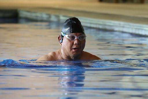 Calon Presiden nomor urut 2, Prabowo Subianto mengisi waktu dengan berenang usai melakukan pencoblosan di TPS 033 Bojong Koneng, Hambalang, Bogor, Jawa Barat, Rabu (14/2/2024). (Dok. TKN Prabowo-Gibran)