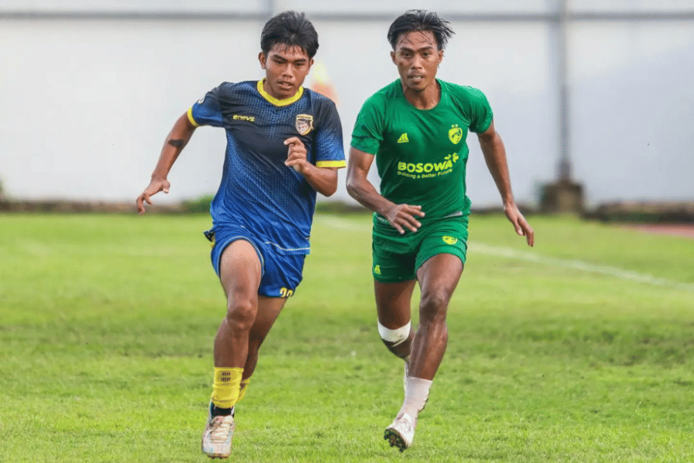 Salah satu momen laga uji coba PSM Makassar versus Mangiwang FC yang berlangsung di Stadion Kalegowa Pallangga, Selasa 13 Februari 2024. (Instagram.com/psm_makassar)