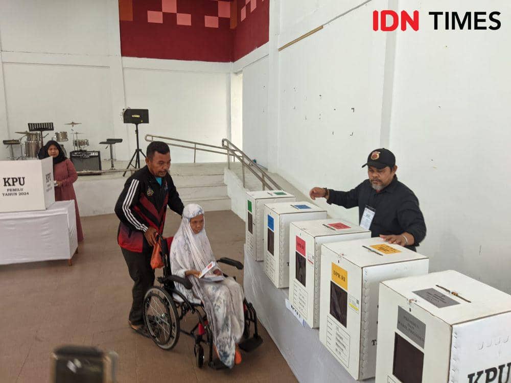 Kotak Suara di Makassar Tidak Tersegel sebelum Pencoblosan