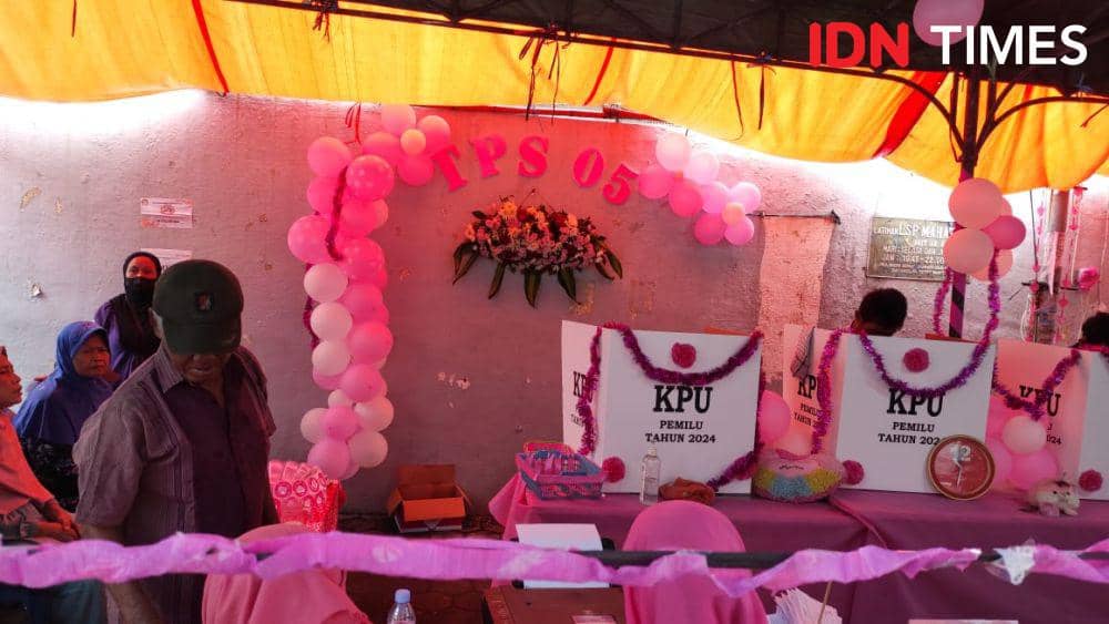 TPS Unik di Semarang, Nyoblos Sambil Rayakan Valentine