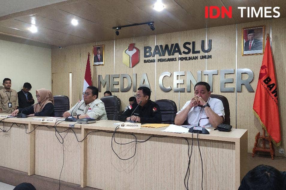 Konferensi pers Bawaslu soal pemungutan dan penghitungan suara (15/2/2024) (IDN Times/Yosafat Diva Bayu Wisesa)