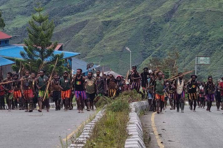 Pendukung Caleg Saling Serang di Puncak Jaya, 62 Orang Terluka