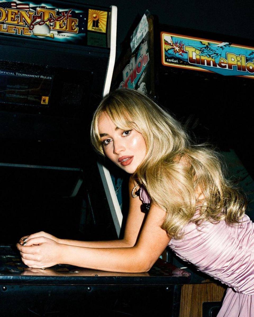 profil dan biodata Sabrina Carpenter (instagram.com/sarbinacarpenter)