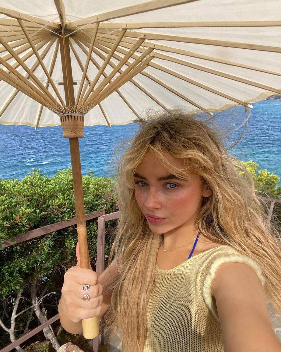 profil dan biodata Sabrina Carpenter (instagram.com/sarbinacarpenter)