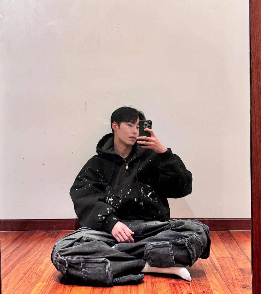 Lee Jae Wook (instagram.com/jxxvvxxk)