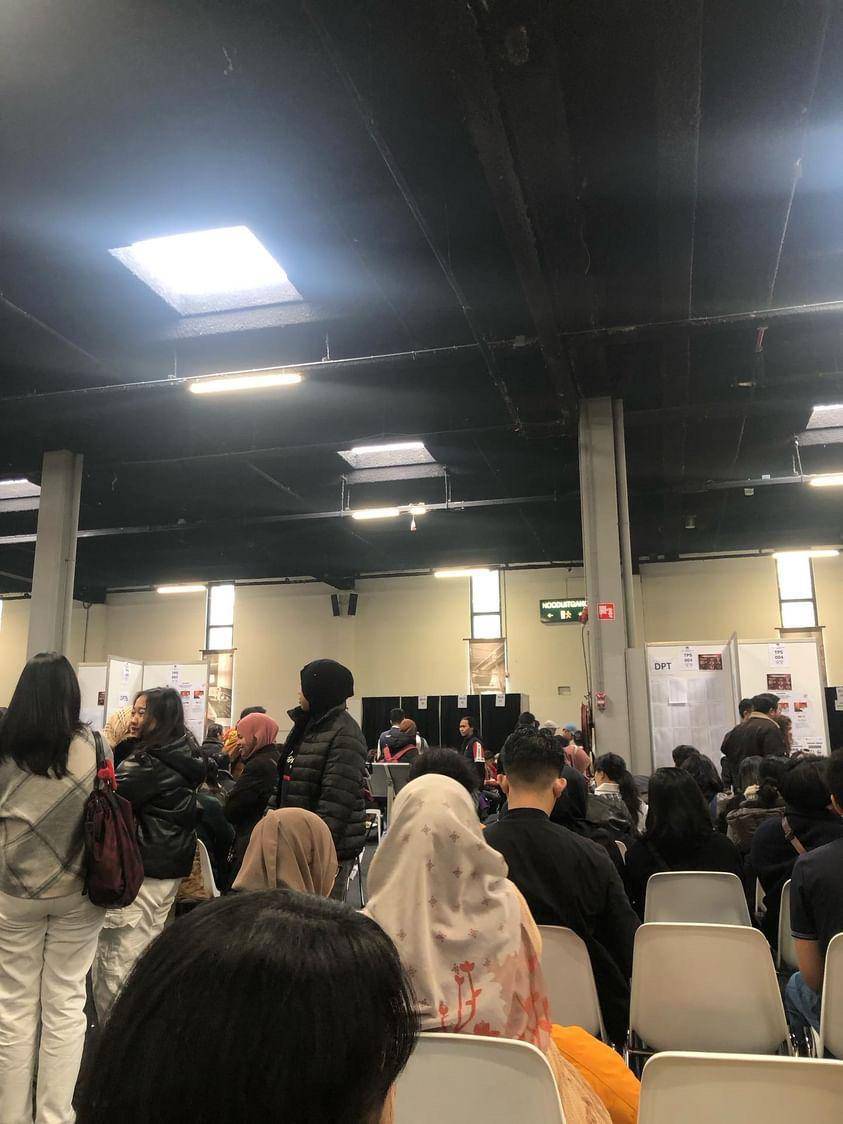 potret suasana antrean TPS di Rijswijk Den Haag Belanda (Dok.Pribadi/Amira Nabilla Laksmitha)